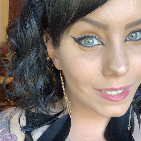 Meet your Posher, Kelsey - Picture 2 of 4